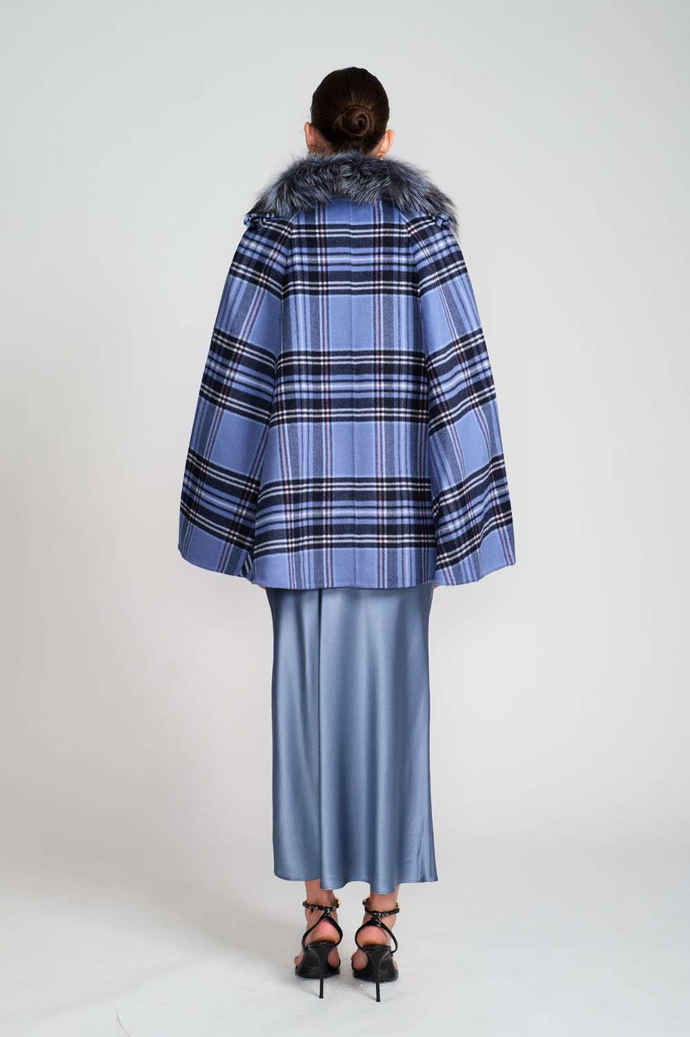 Vest With Detachable Cape and Fox Collar Blue