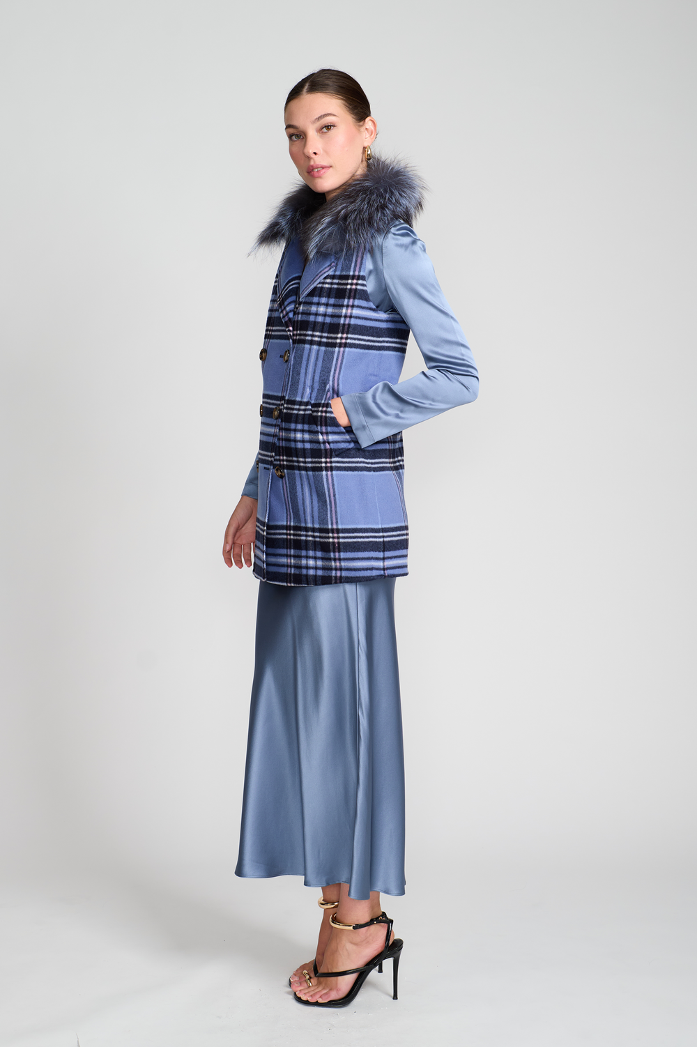 Vest With Detachable Cape and Fox Collar Blue