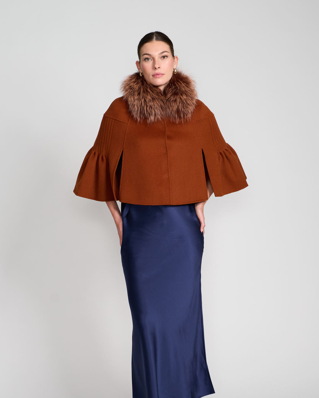 Short Princess Capelet In Rust