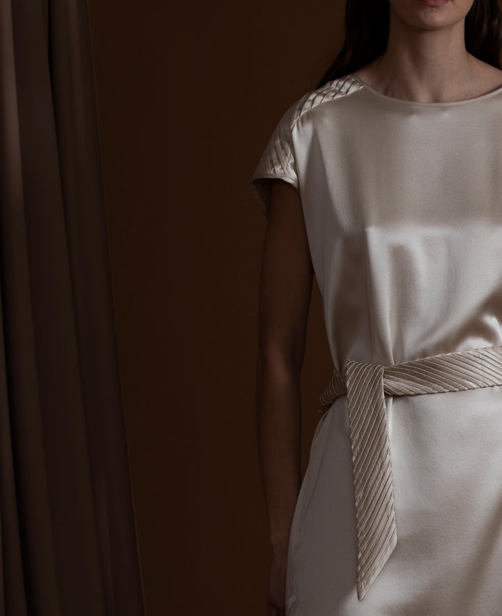 Sateen Short Pleated Dress In Champagne